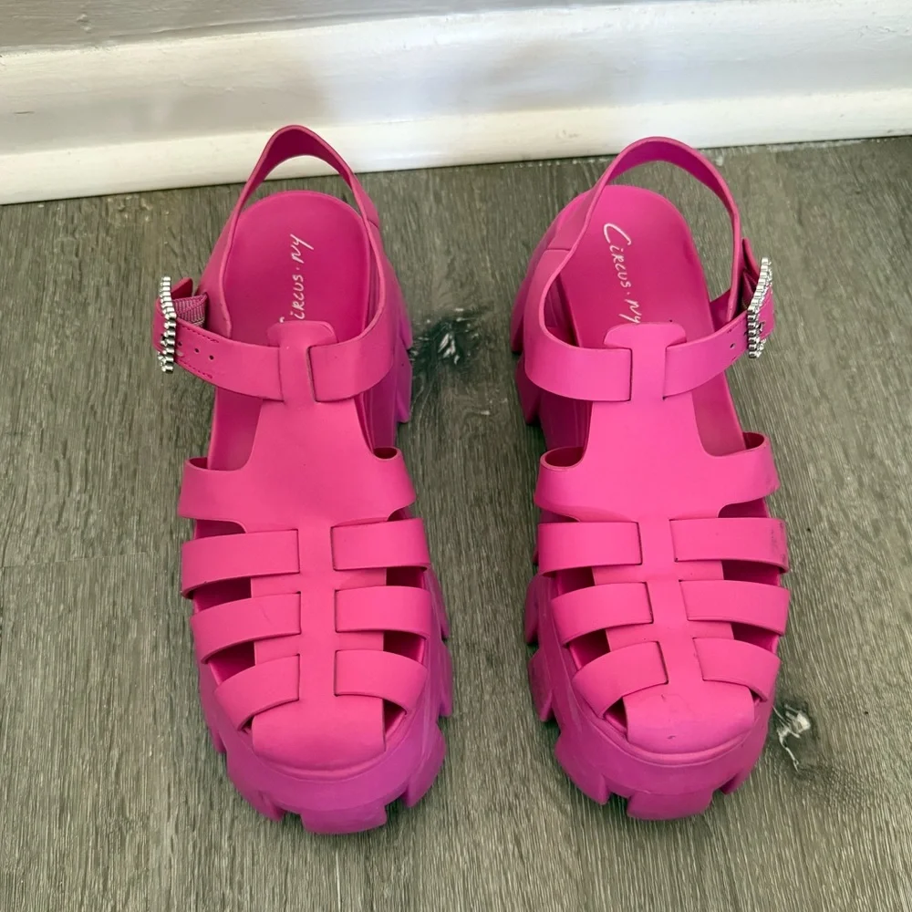 Alyson Lug Sole Fisherman Sandals